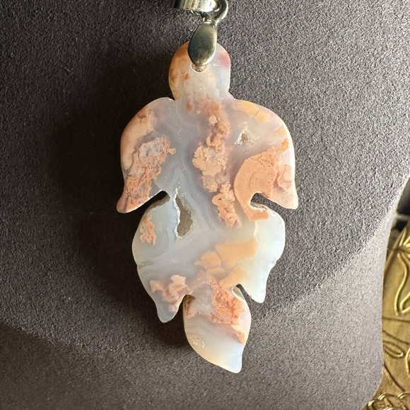 Pink/Cotton Candy Agate Leaf Pendant on Silver Copper Chain - Picture 8 of 10